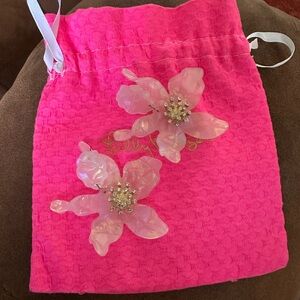 NWOT Lilly Pulitzer Pearly Translucent Oversized Flower Earrings